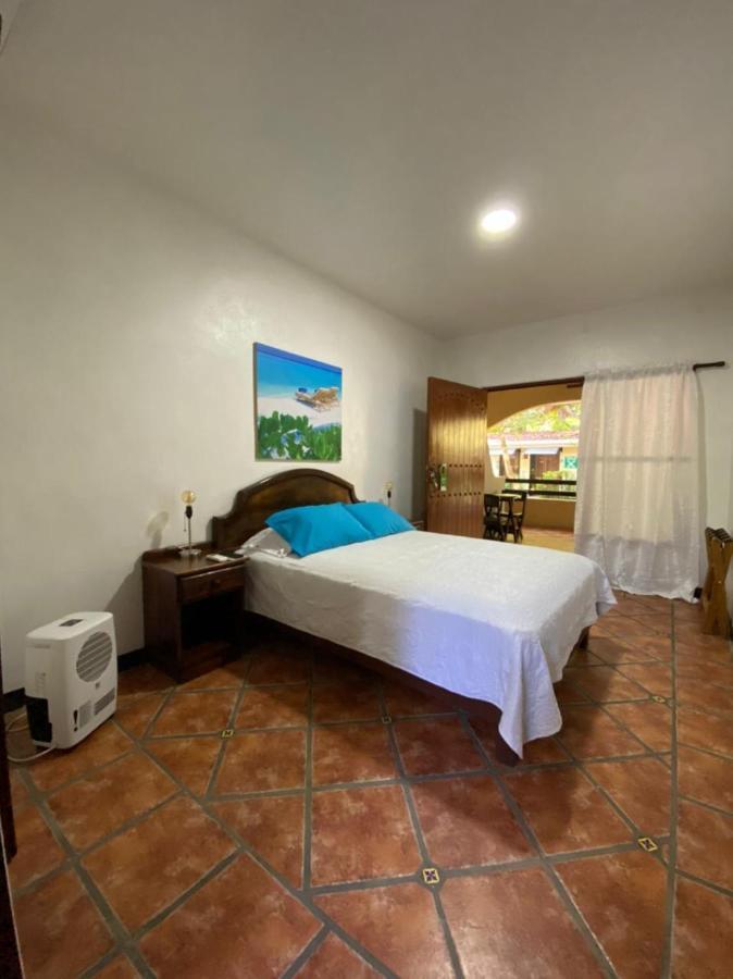 Hotel Playa Westfalia 푸에르토 리몬 외부 사진