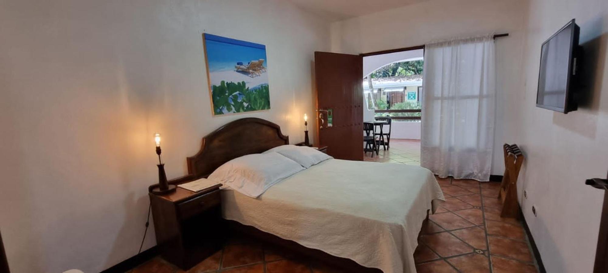 Hotel Playa Westfalia 푸에르토 리몬 외부 사진